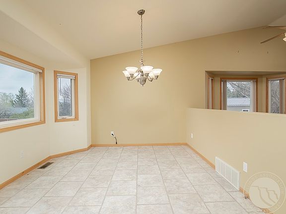 4th image of 2408 Brook Hollow Dr