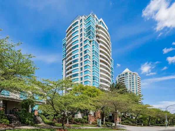 6611 Southoaks Cres #1703, Burnaby, BC V5E 4L5