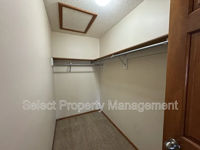 7401 Montclair Dr — Photo 13