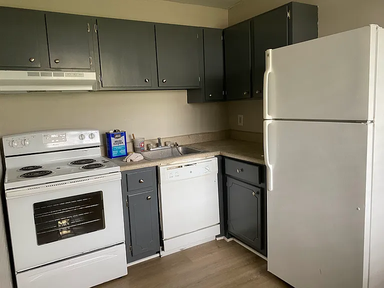 Brixton Place Apartments — Photo 3