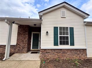 682 Bedford Ct, Woodstock, GA 30188