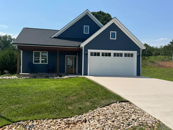 1054 Barrow Hills Dr, Huddleston, VA 24104