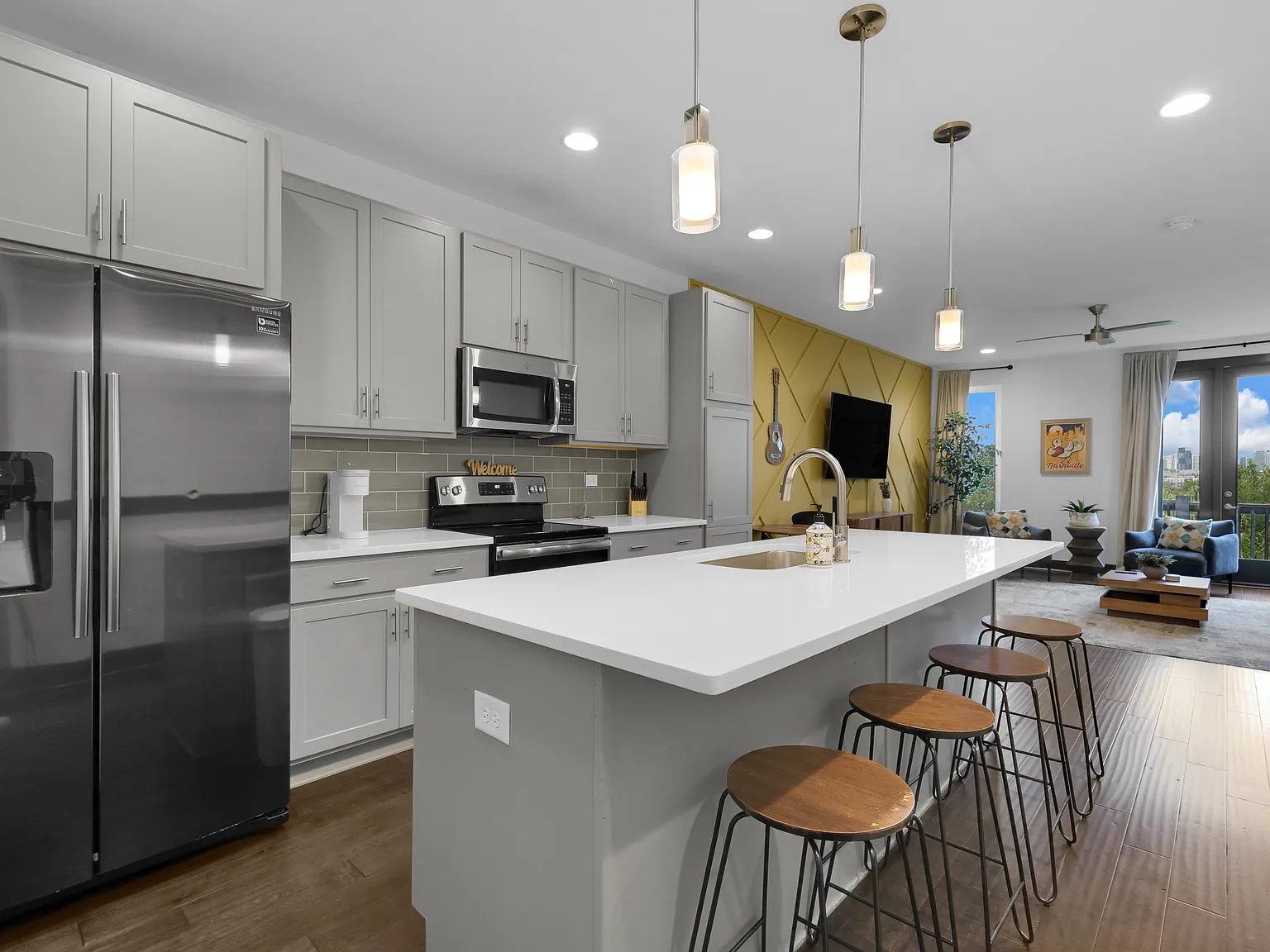 3 bed, 2.5 bath, 1453 sqft, $3,600 — Photo 4