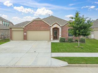 949 Skytop Dr, Haslet, TX 76052