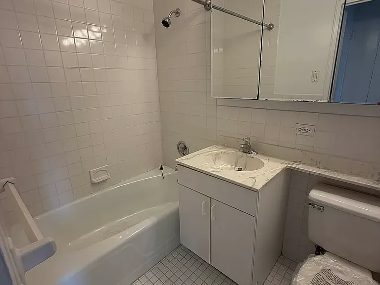 353 E 83rd St #6F — Photo 3