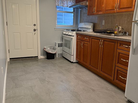 2nd image of 1509 Marine Pkwy Floor 2