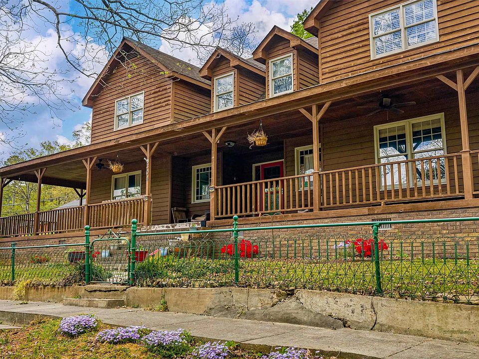 1st image of 304 Forest Ave SW