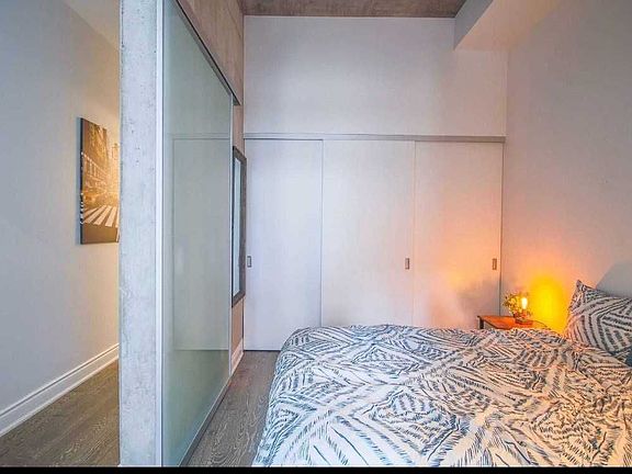 4th image of 608 Richmond St W #201