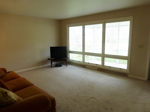 3rd image of 2918 Marian Ave
