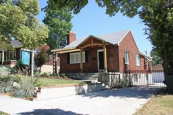 1st image of 1322 E Michigan Ave