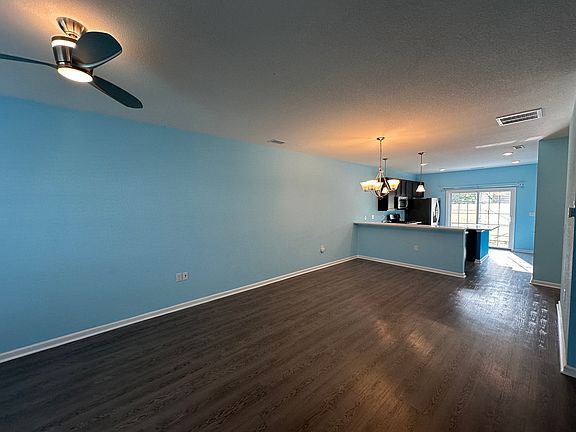 3rd image of 2045 Canning Pl