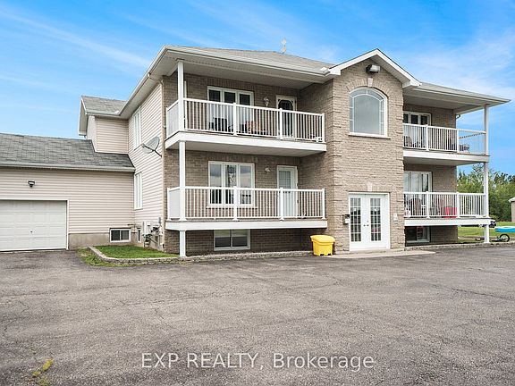 2nd image of 525 Russell Rd #1