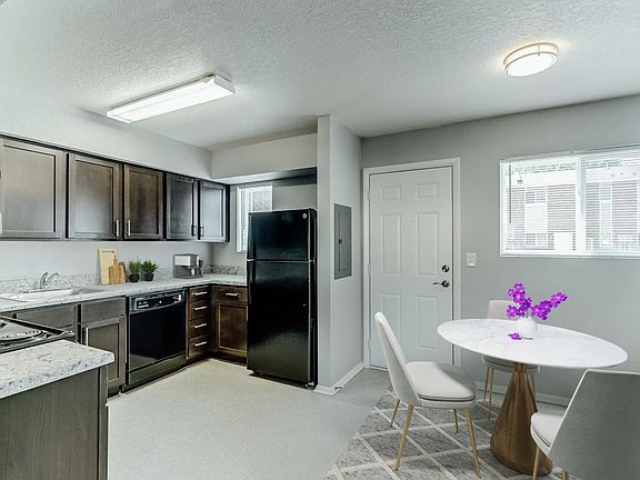 3rd image of 4305 Newsome Dr