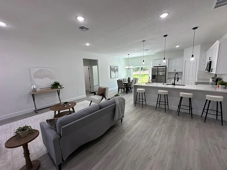 8165 N Santos Dr — Photo 4