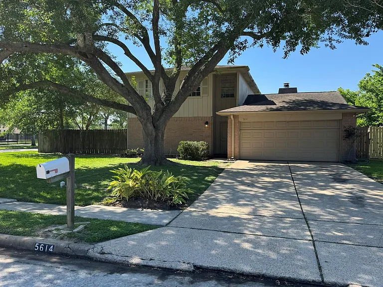 5614 Country Green St — Photo 4