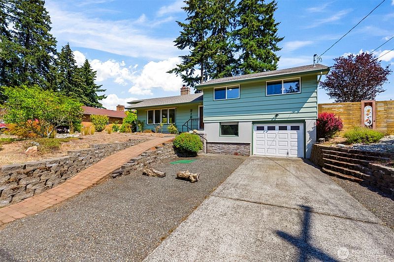 2nd image of 318 Ranger Drive SE