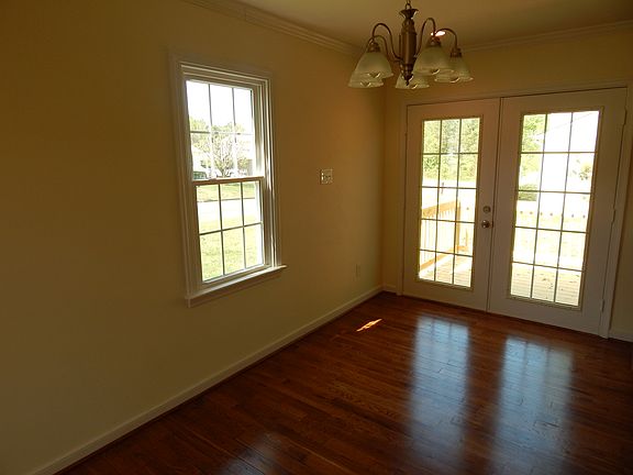 3rd image of 901 Apple Grove Ct