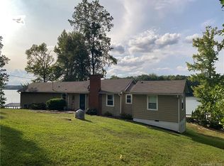 17922 Snug Harbor Rd, Charlotte, NC 28278