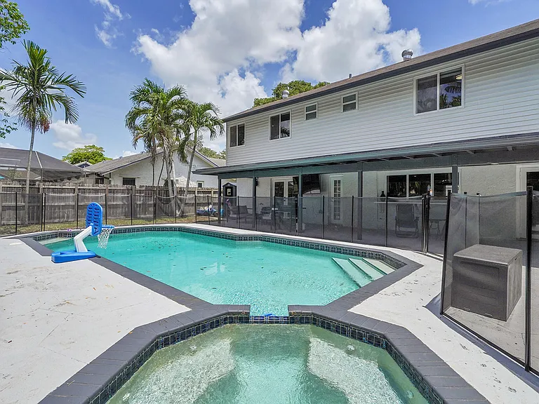 10108 SW 53rd Ct — Photo 43