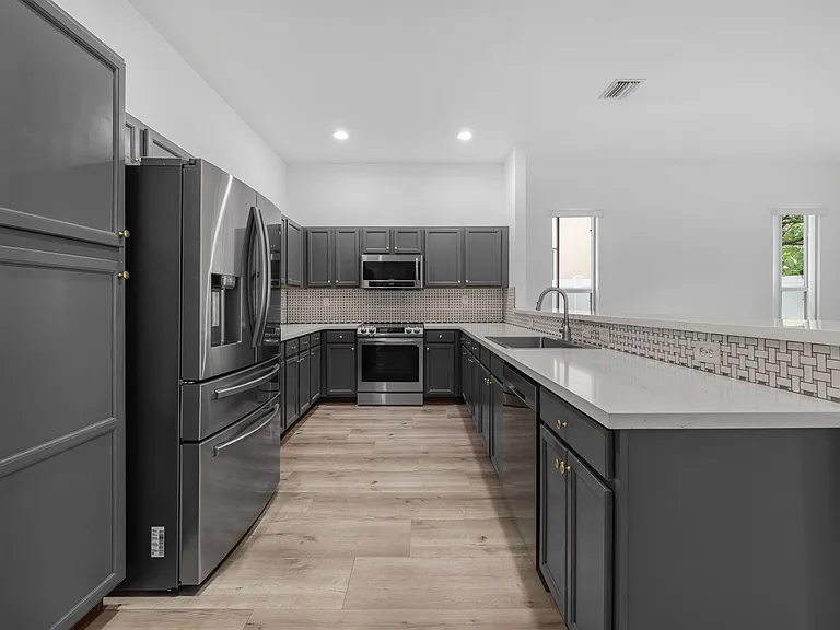 9140 SW 170th Pl #C — Photo 8