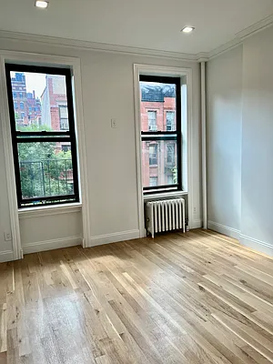 Rented by Bank Neary | media 74