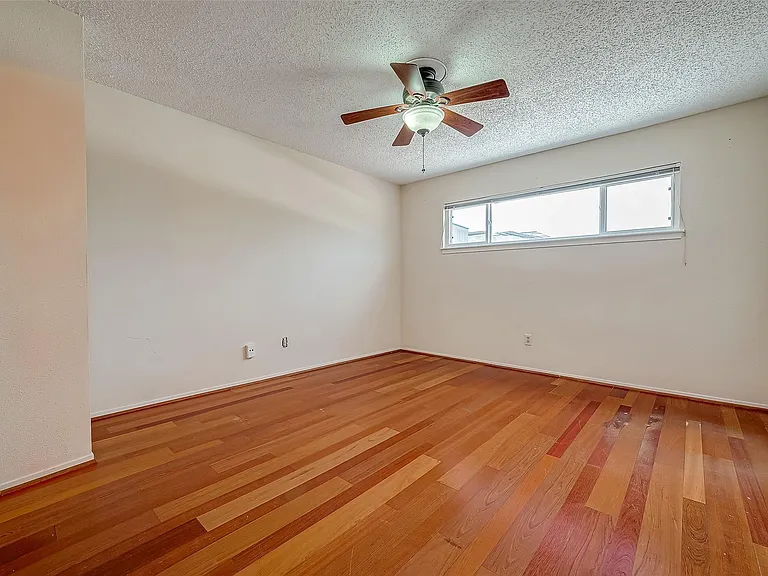 6410 Del Monte Dr #5 — Photo 18