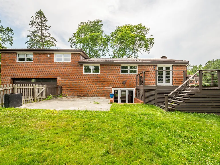 251 Franklin Dr — Photo 31