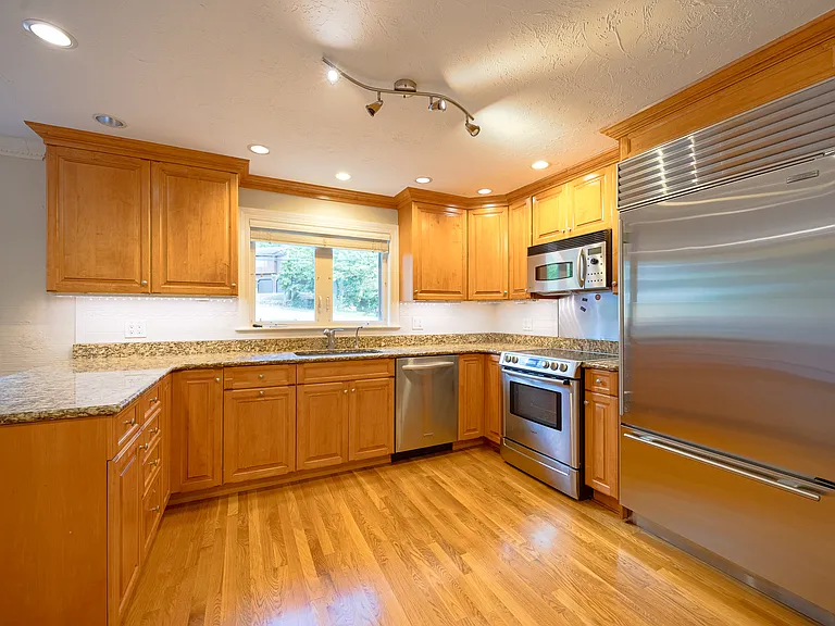 6 Peach Tree Ln — Photo 9