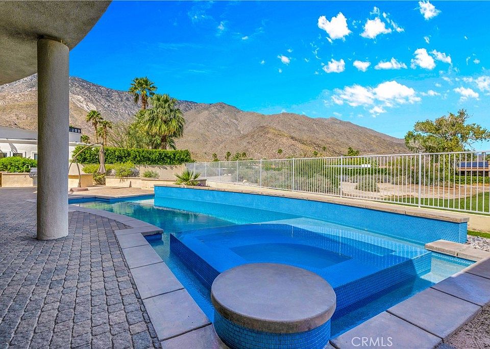 1st image of 542 Bella Cara Way