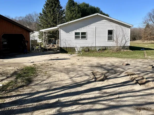 5542 S Stevenson Rd, Sheridan, MI 48884