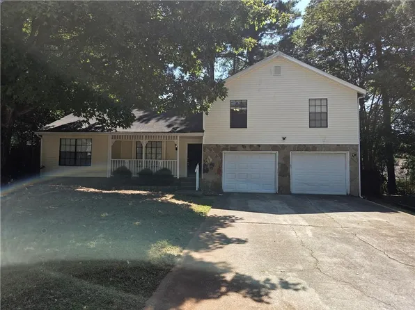 943 Lake Drive Ct, Stone Mountain, GA 30088