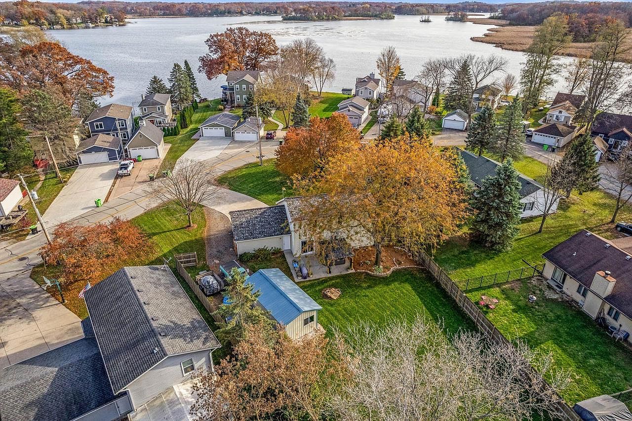 6414 North Tichigan ROAD, Waterford, WI 53185 Zillow