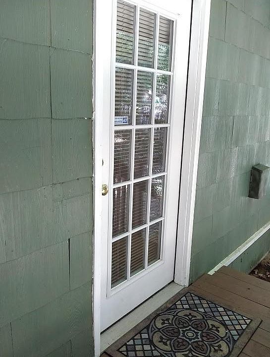 1st image of 143 N Woodland Dr