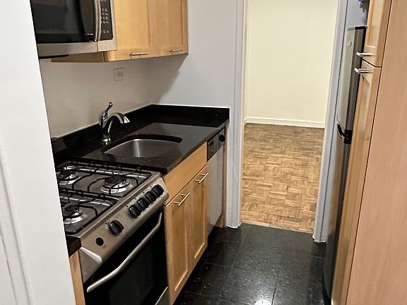4th image of 435 E 79th St APT 3k