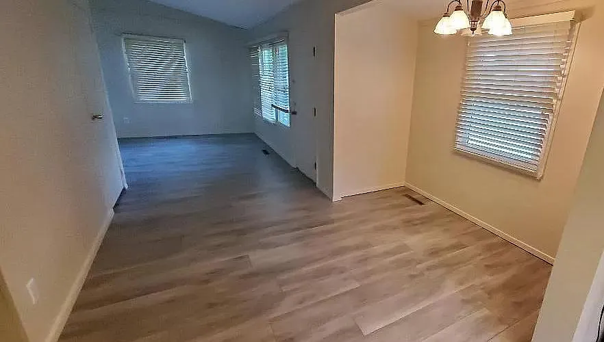 3 bed, 980 sqft, $1,375 — Photo 4