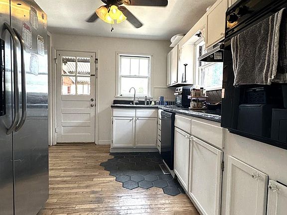5th image of 716 W 26th St