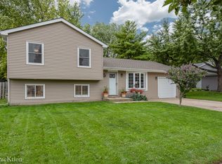 3619 W Bradley Ct, McHenry, IL 60050
