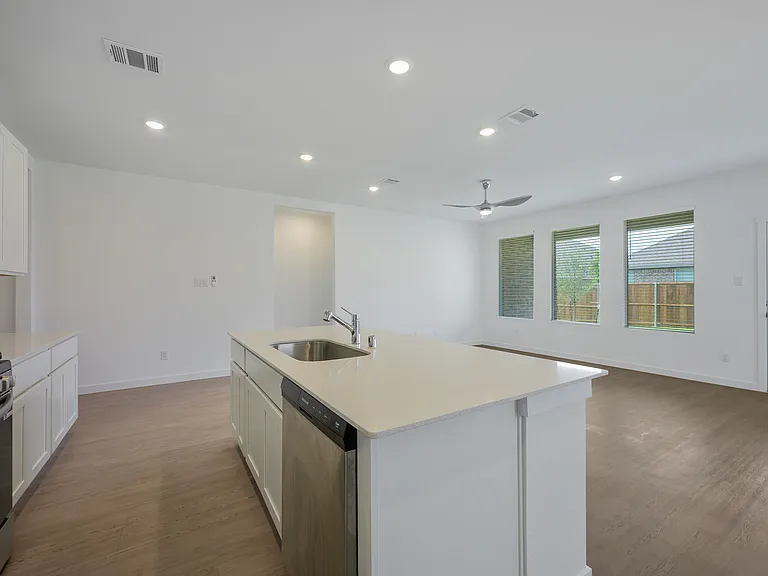 2500 Conroe Rd — Photo 5