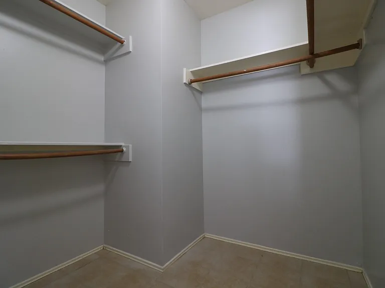 1926 Wildwood Ridge Dr — Photo 18