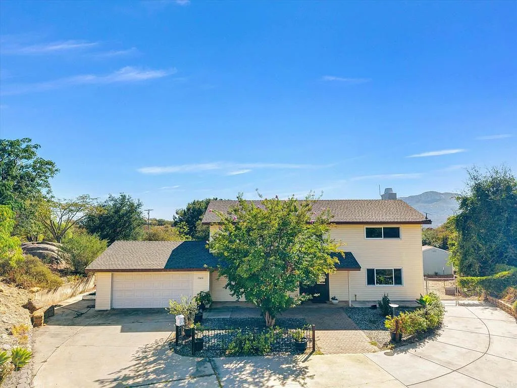 4 bed, 2430 sqft, $4,250 — Photo 1