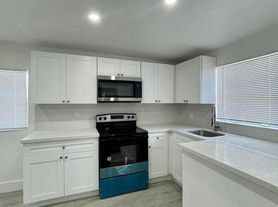 1033 NW 3rd Ave, Fort Lauderdale, FL