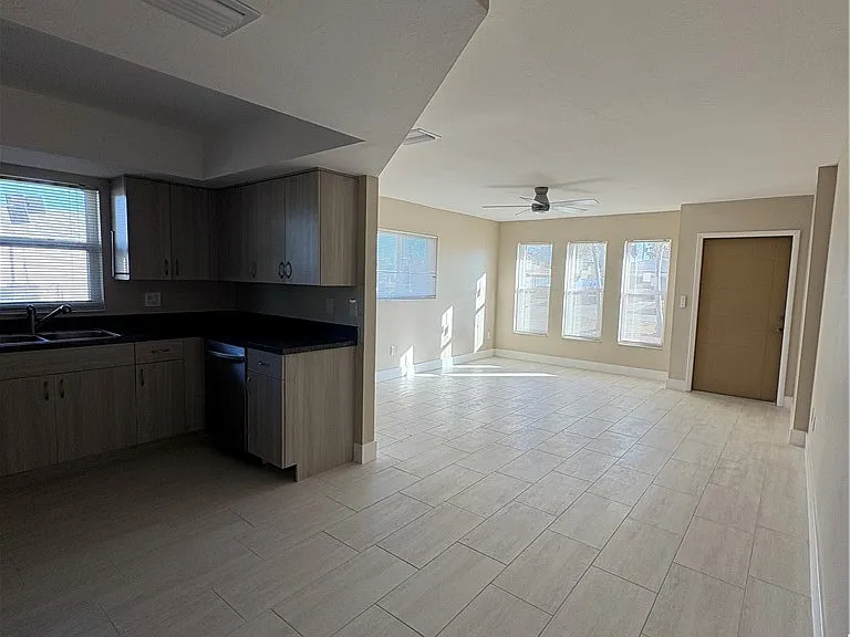 3608 SW 7th Pl — Photo 4