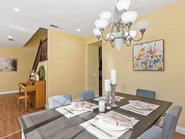 7597 Freestone Ct — Photo 15