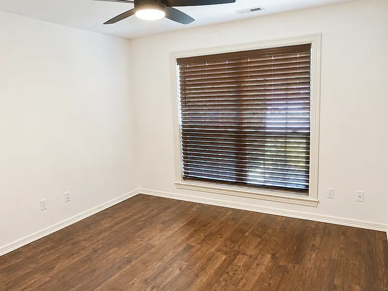 5601 E Country Rdg — Photo 11