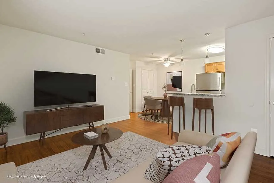Fox Run Apartments — Photo 3
