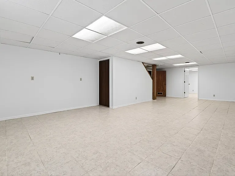 7801 Hickory Cir — Photo 22