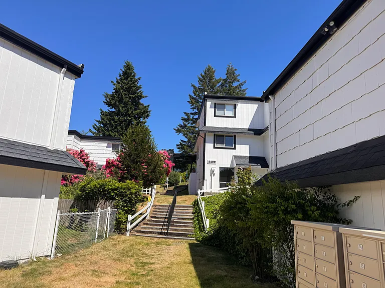 Cascade Terrace Apartments — Photo 10