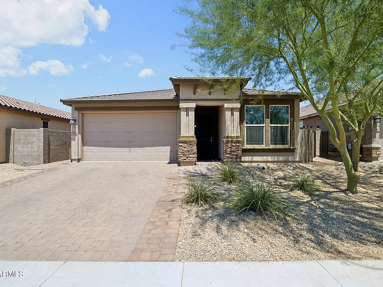 17766 W Granite View Dr — Photo 2