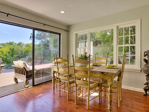 5th image of 37 Strawberry Cir