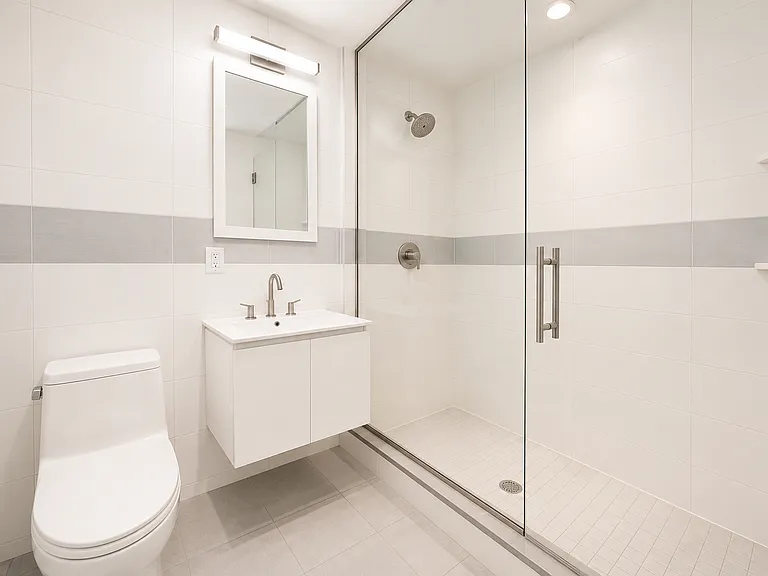 2718 Hoyt Ave S #6A — Photo 9